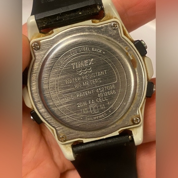 Timex Black Smartwatch with Classic Design. Vintage. Unisex - Picture 4 of 4